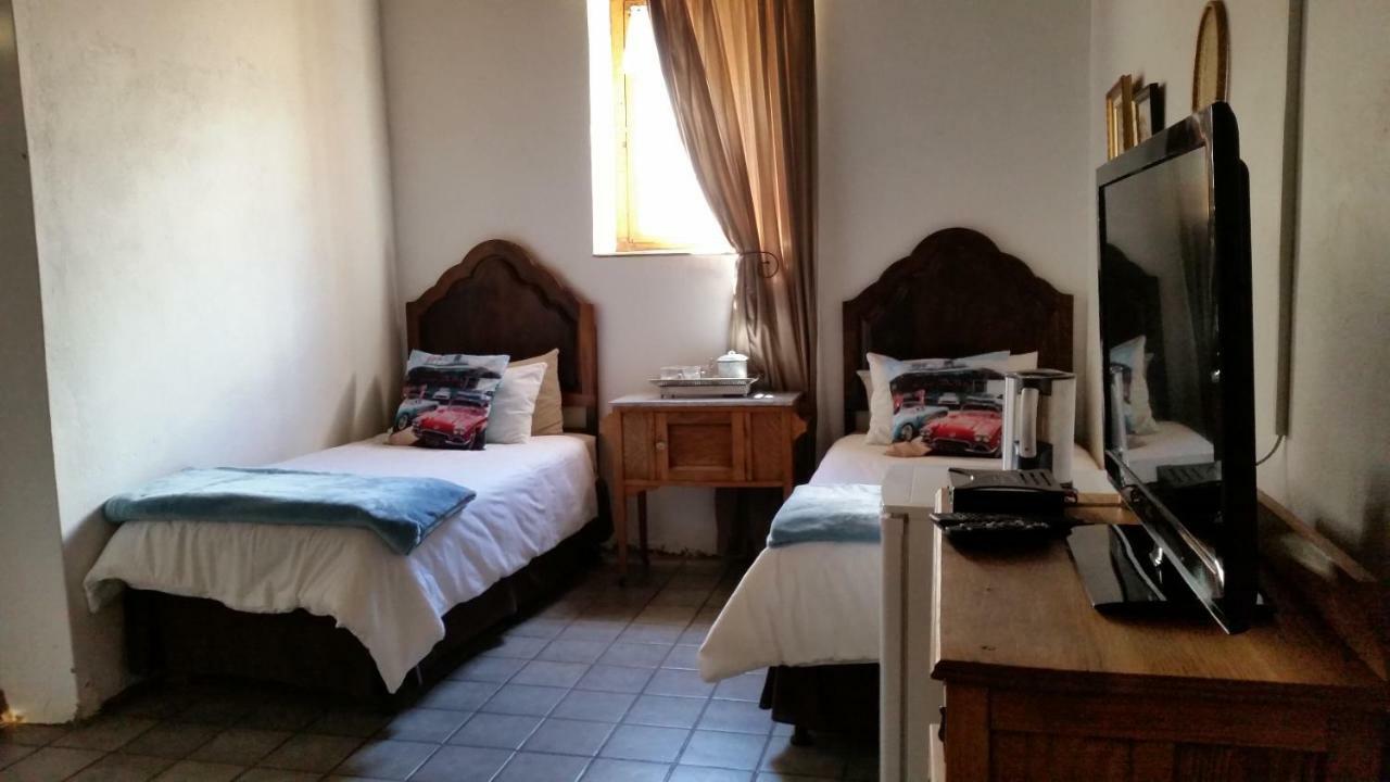 Calvinia Guesthouse Extérieur photo