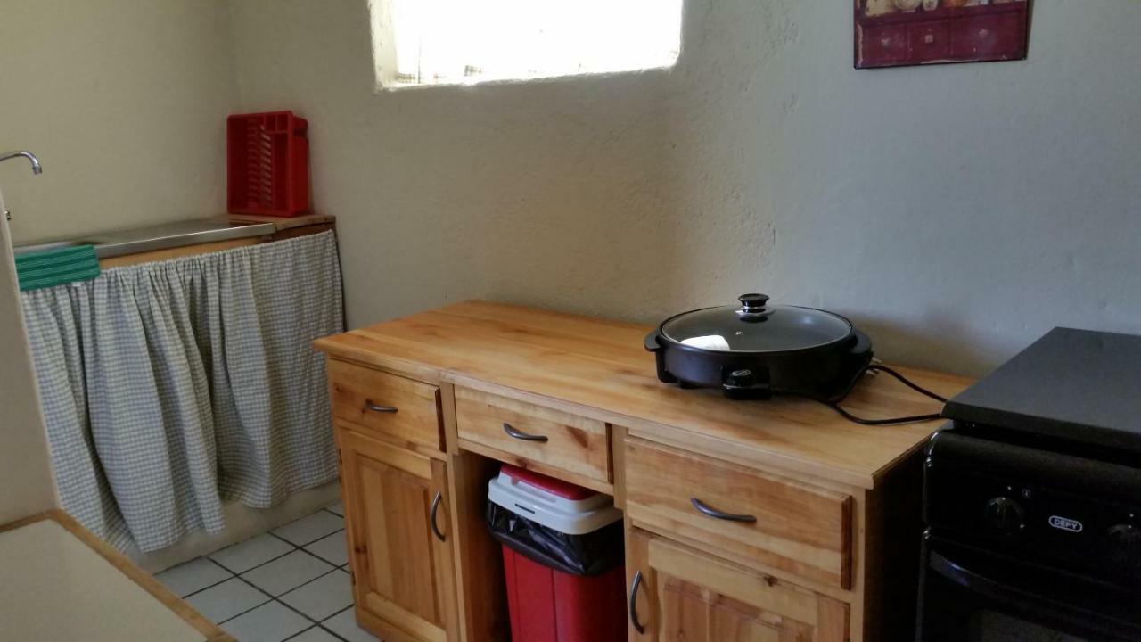 Calvinia Guesthouse Extérieur photo