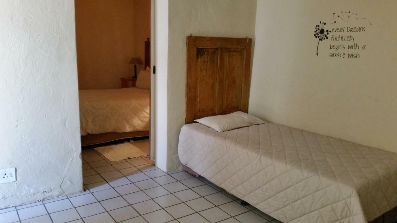 Calvinia Guesthouse Extérieur photo