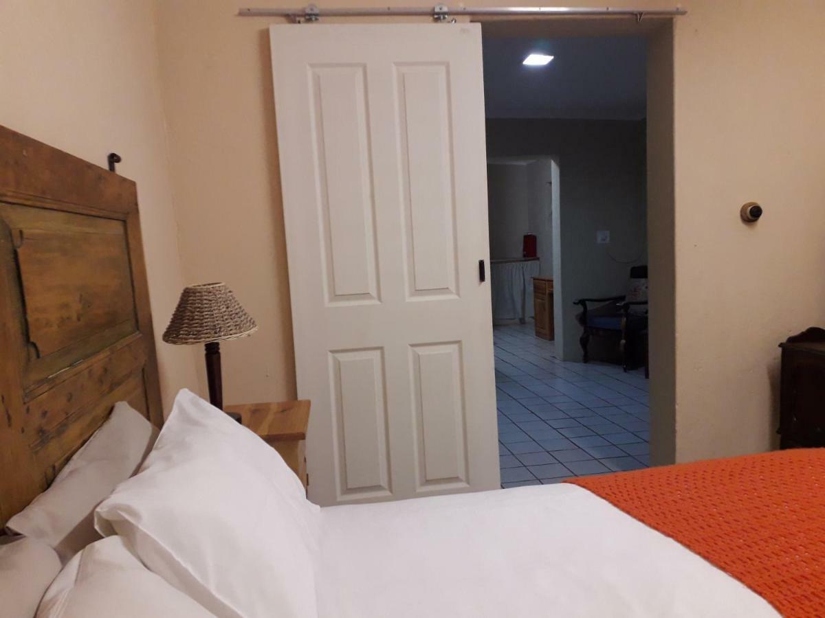 Calvinia Guesthouse Extérieur photo